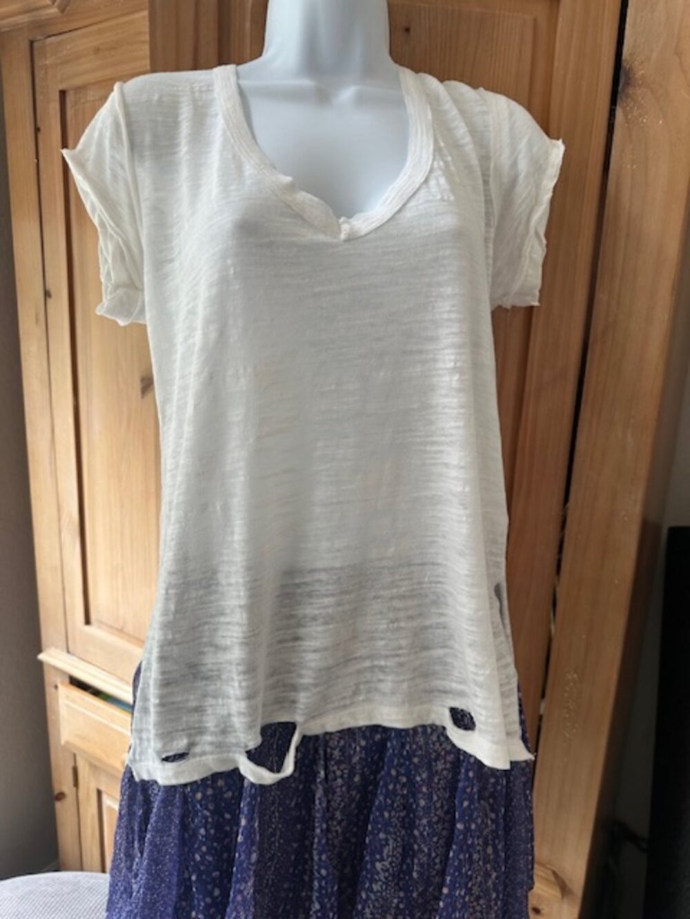 NWT-Vintage White Free People V-Neck Tee - Size Med